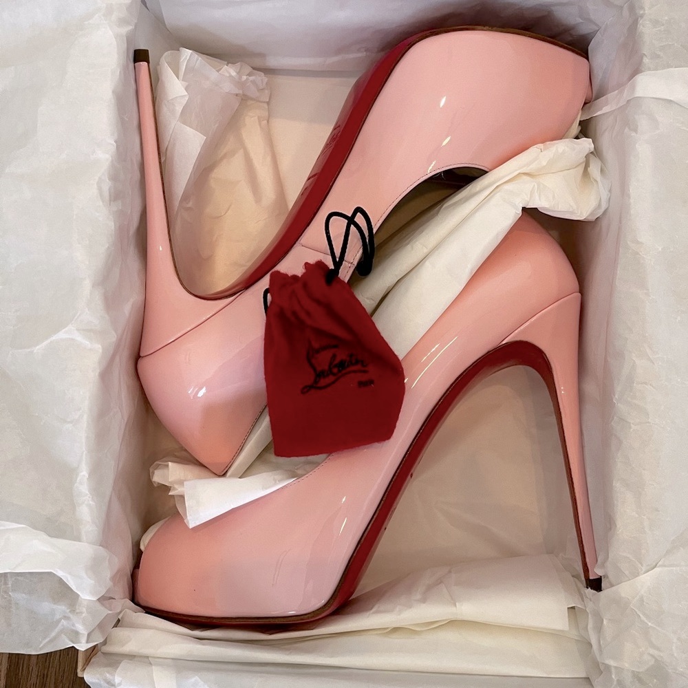 NEW IN BOX new very prive 120 patent pink Christian Louboutin size 41